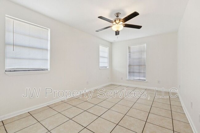Building Photo - 2501 Delery St