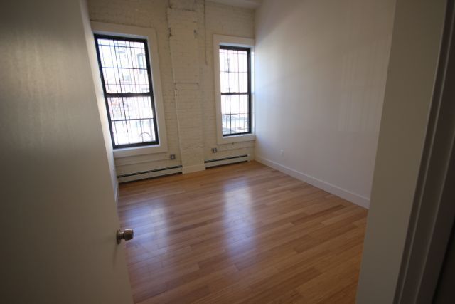 Building Photo - 716 Knickerbocker Ave