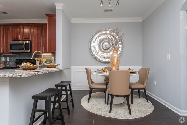 2HAB, 2BA - 1,225 ft² - Oaks at Sugarloaf