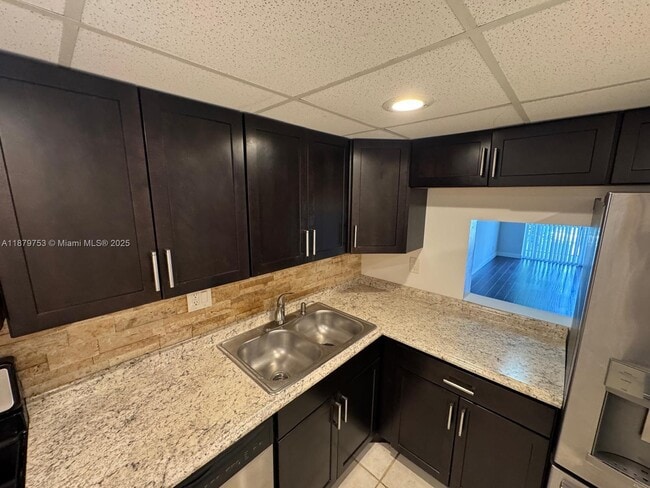 Foto del edificio - 8010 N Colony Cir