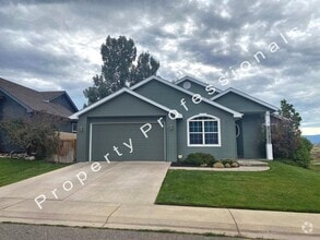 Building Photo - 520 Birch Ct
