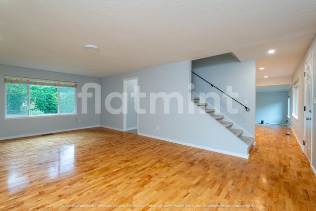 Building Photo - 7037 NE 137th St