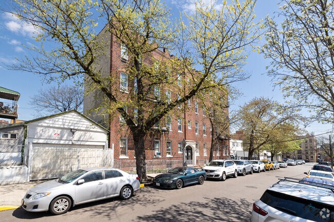 Building Photo - 4115 Warren St