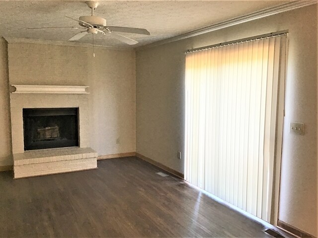 Foto del edificio - 7624 Harbour Town Dr