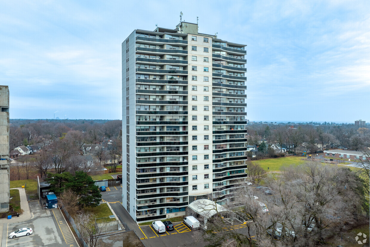 Primary Photo - 30 Speers Road Apartments