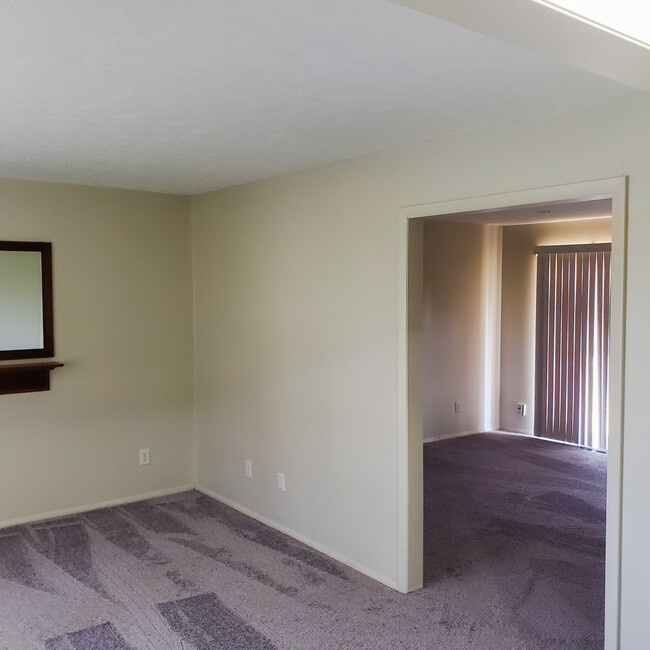 Building Photo - 6817 W 200 S