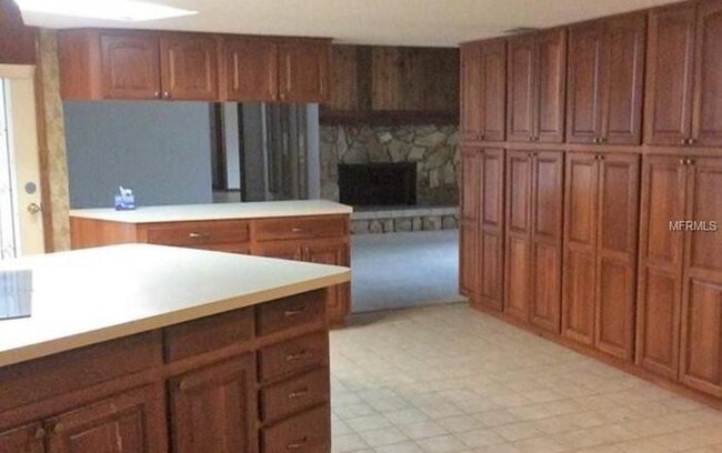 Building Photo - 17922 Clear Lake Dr