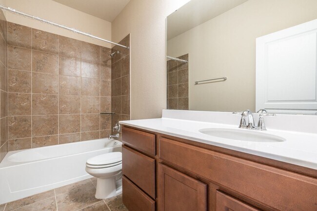 Building Photo - Coming Soon! Spacious 3 bed - 2 bath in Wyndham Hill