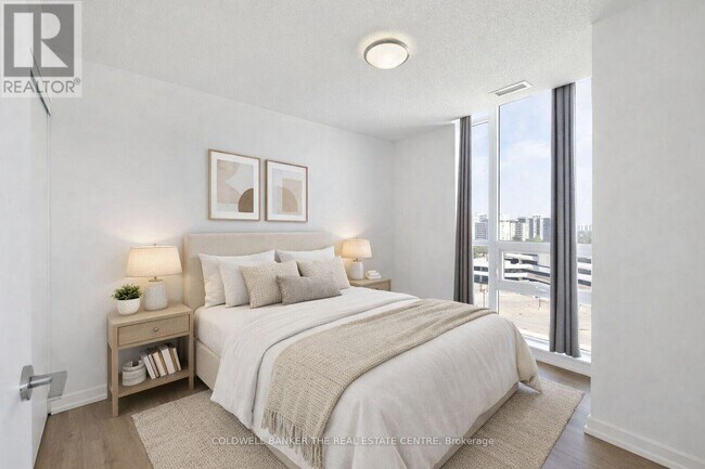 Photo du bâtiment - 70 Forest Manor Rd