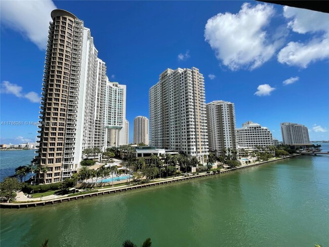Building Photo - 465 Brickell Ave