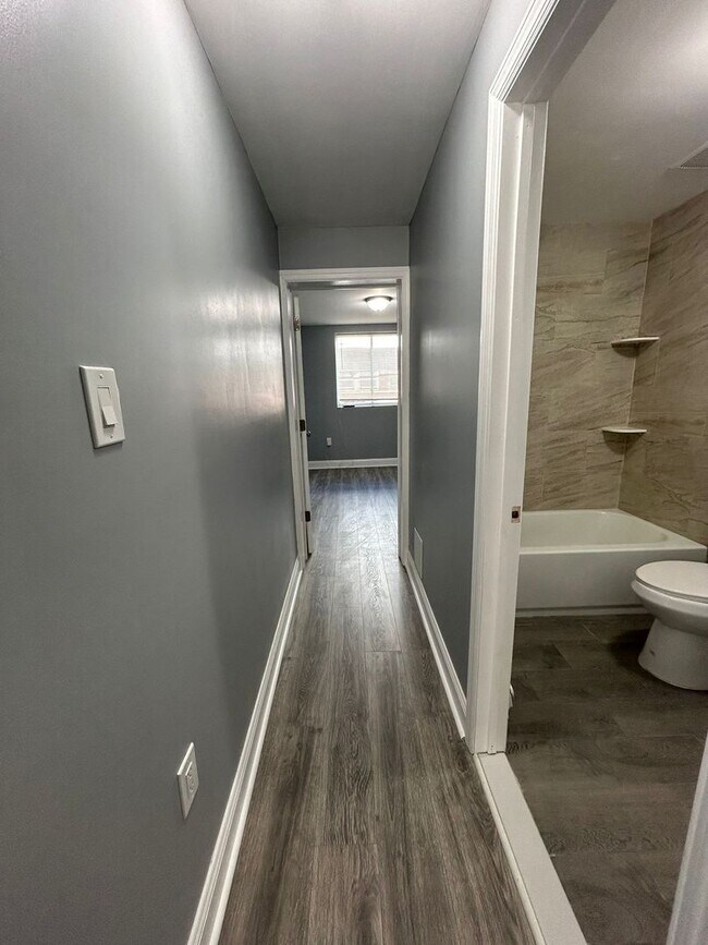Foto del edificio - NEW 2 BED 1 BATH APARTMENT FIRST FLOOR