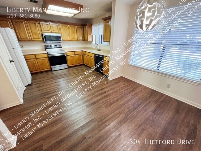 Building Photo - 304 Thetford Dr