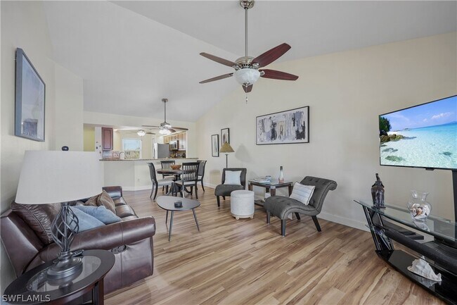 Foto del edificio - 2050 W Crown Pointe Blvd