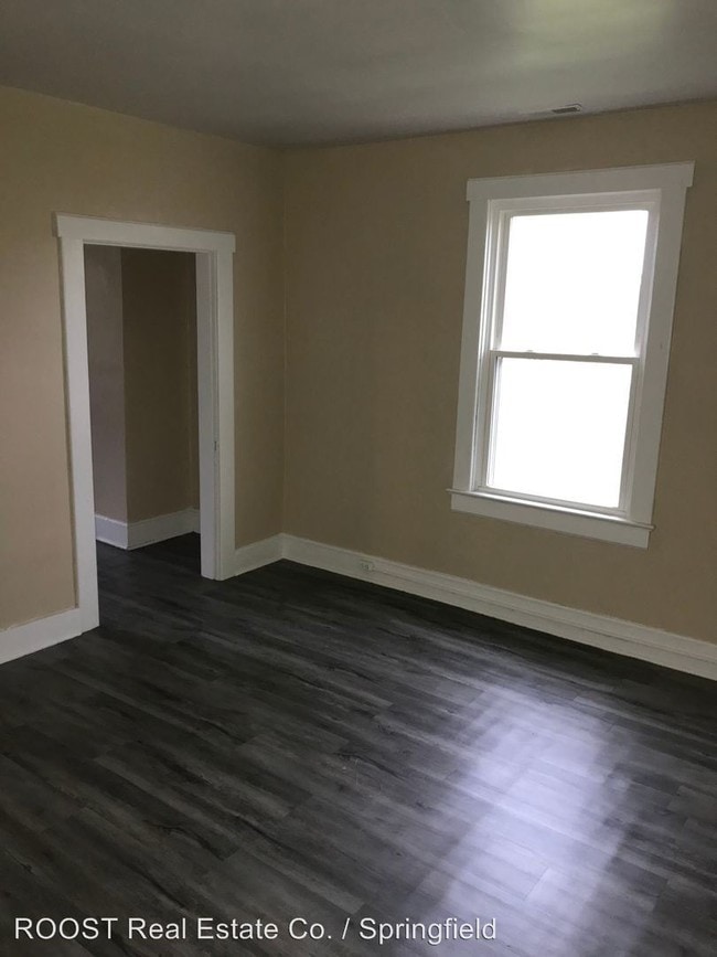 Building Photo - 4059 Lower Valley Pike