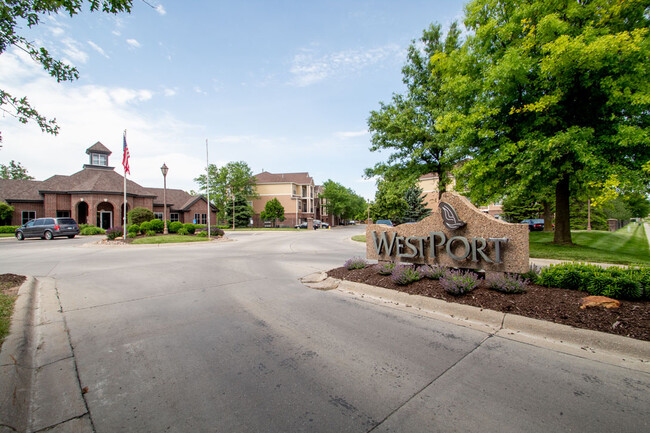 Lush, Green Community - Westport on the Lake