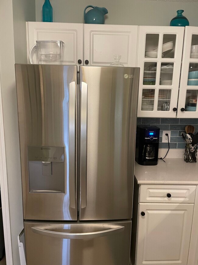 Kitchen - 4140 Breezewood Dr