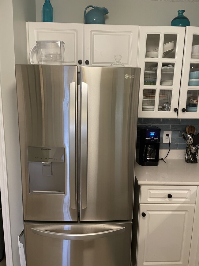 Kitchen - 4140 Breezewood Dr Apartment