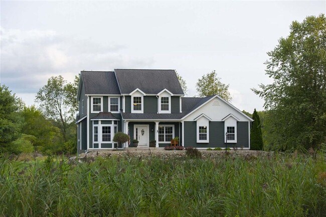 Foto del edificio - Penn Schools executive home on 5 acres in Granger IN!