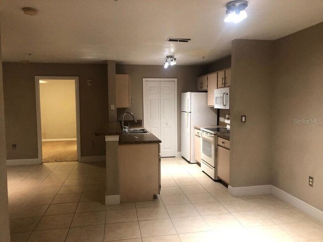 Foto del edificio - 5475 Vineland Rd