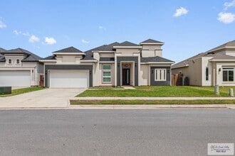 Building Photo - 9388 N Queen Palm