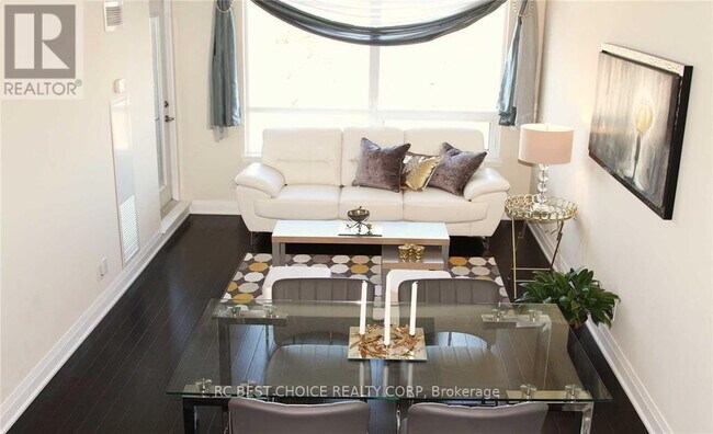 Building Photo - 520 Steeles Ave W