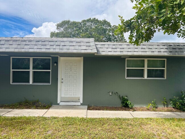 Foto del edificio - 3405 Sherwood Dr