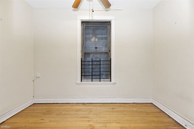 Foto del edificio - 2 br, 1 bath Condo - 1719 N Wood St Apt 1