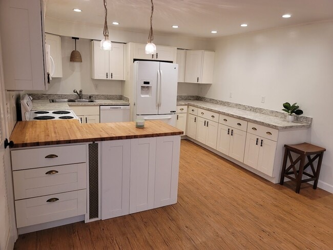 Building Photo - 402 Duck Hunter Ct