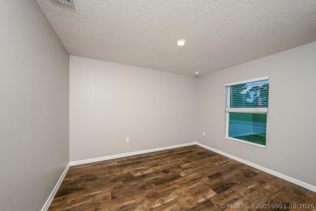 Building Photo - 1551 SE Coply St