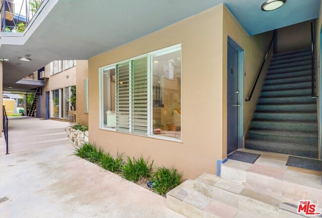 Foto del edificio - 1275 Havenhurst Dr