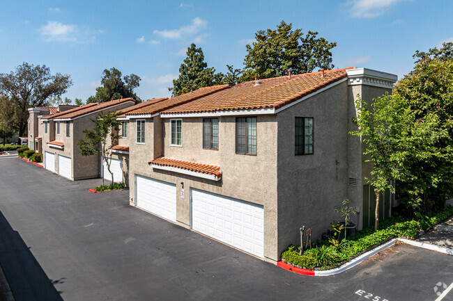 Building Photo - Villa Paloma