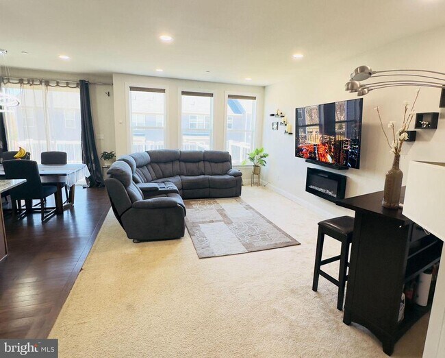Foto del edificio - 706 Hackberry Ct