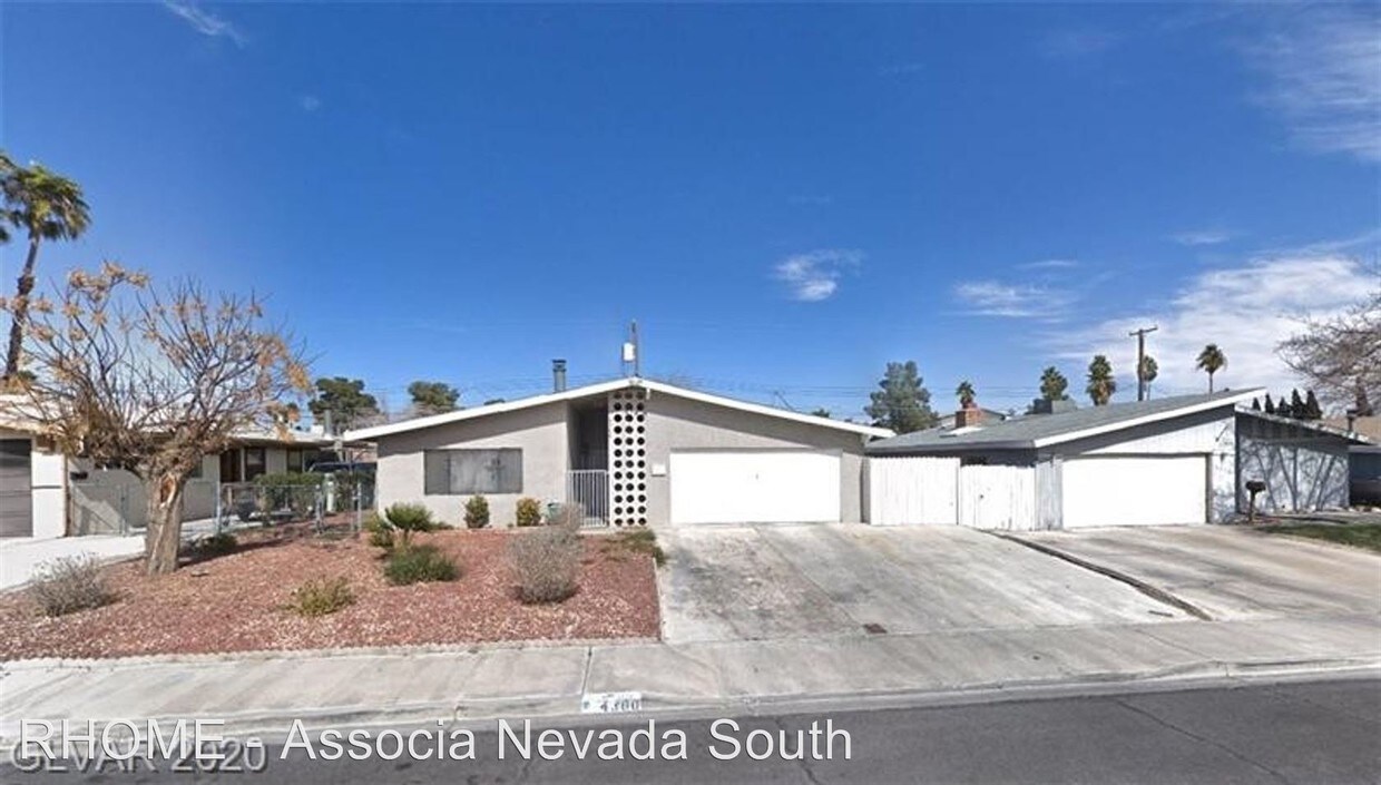 Primary Photo - 4 br, 2 bath House - 4300 Sawyer Ave