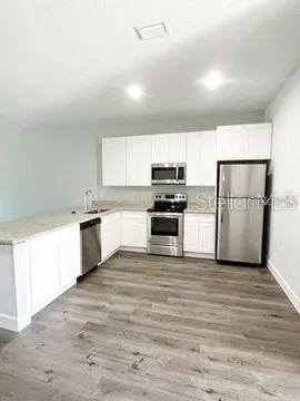 Foto del edificio - 13257 Blytheville Ave