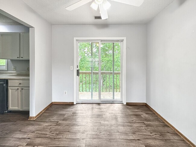 Foto del edificio - 3344 Berwood Ct W