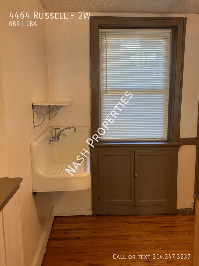 Building Photo - 4464 Russell-2W