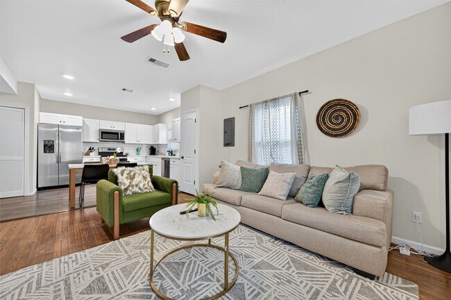 Foto del edificio - 2212 Rosewood St