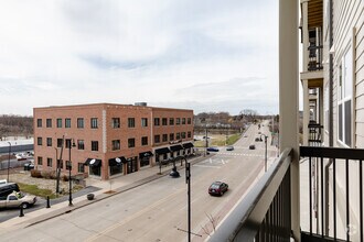 2BA, 2BA - 1,050SF - The Reserve at Hudson Crossing