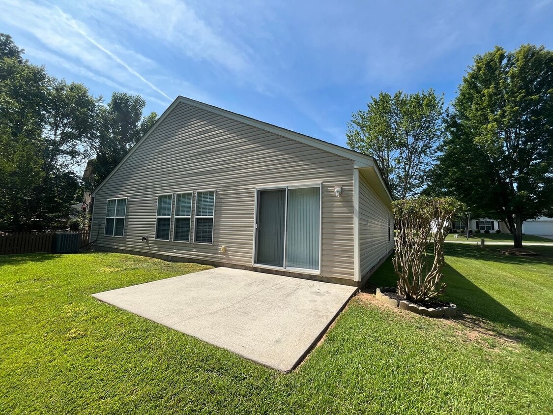Building Photo - Charming 3 Bedroom, 2 Bath Home in Indian ...