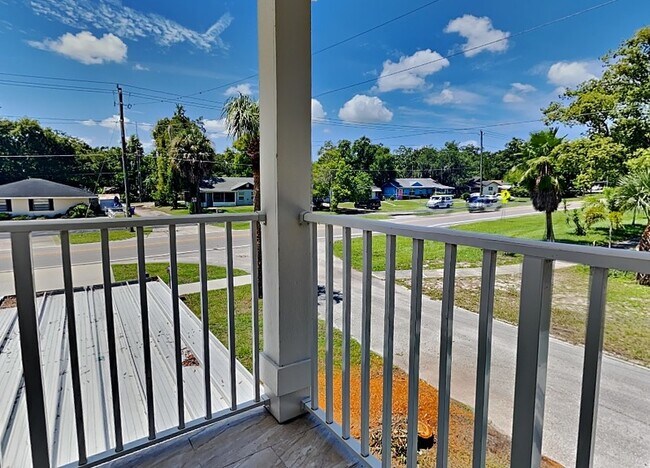 Foto del edificio - 1432 E Main St