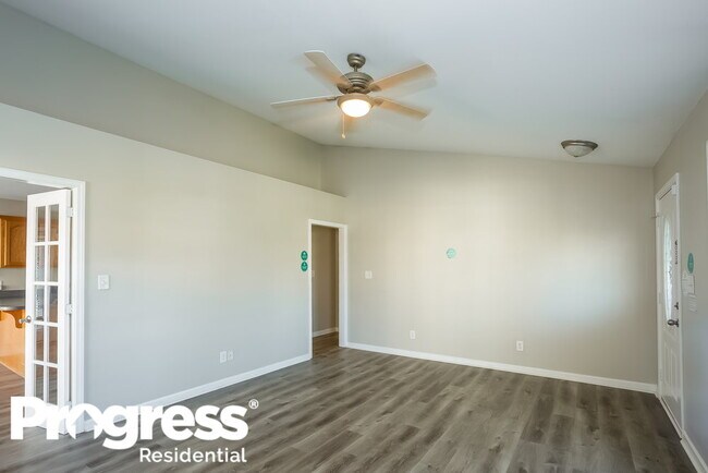 Foto del edificio - 5152 Hildreth Court