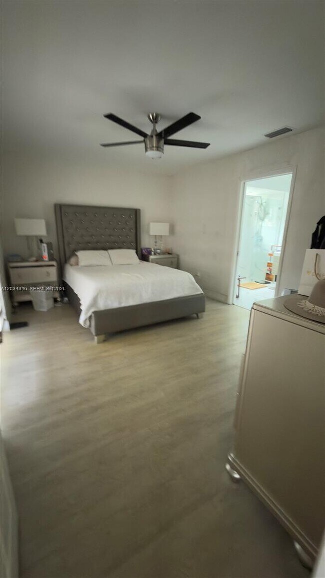 Foto del edificio - 11727 NW 12th St