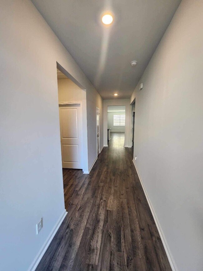 Building Photo - 10035 Hamilton Br Lp