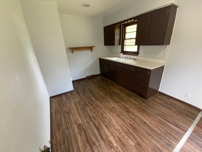 Building Photo - 312 Holmes Ave