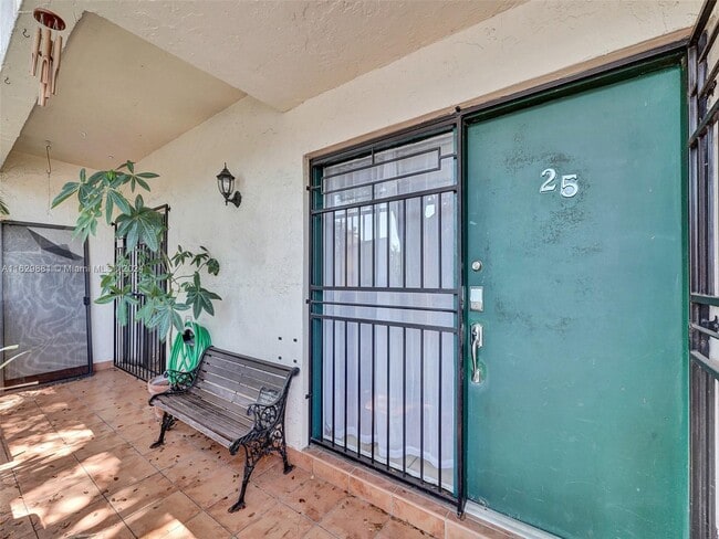 Building Photo - 10826 SW 72nd St