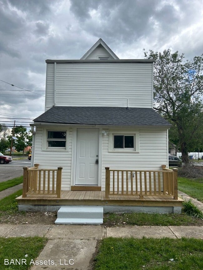 Building Photo - 3 br, 1.5 bath House - 800 High Street