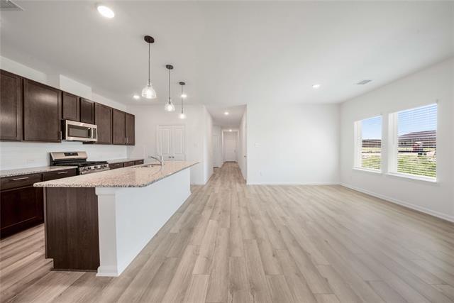 Foto del edificio - 2110 Ridgecrest Ln