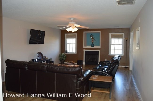 Building Photo - 112 Wayland Ct