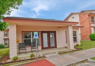 Building Photo - 1906 S College Ave