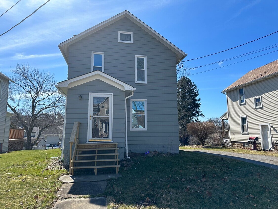 Primary Photo - New Listing in Grove City PA Will be Ready...